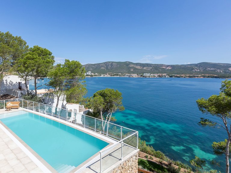 Villa for Sale in Calvià / Palmanova, Balearic Islands 2