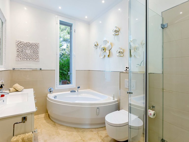 Villa for Sale in Calvià / Palmanova, Balearic Islands 10