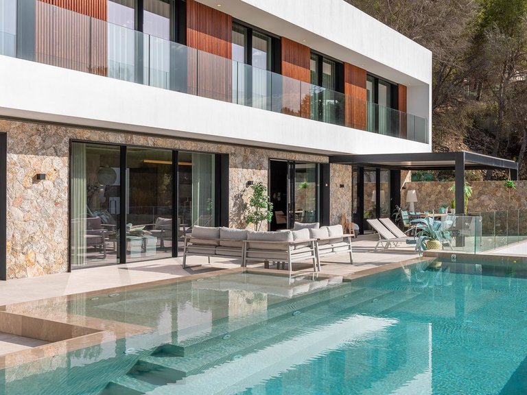 Villa for Sale in Port D'andratx, Balearic Islands 1