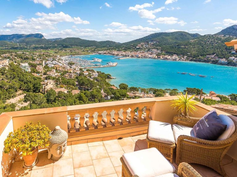 Apartment for Sale in Port D'andratx, Balearic Islands 1