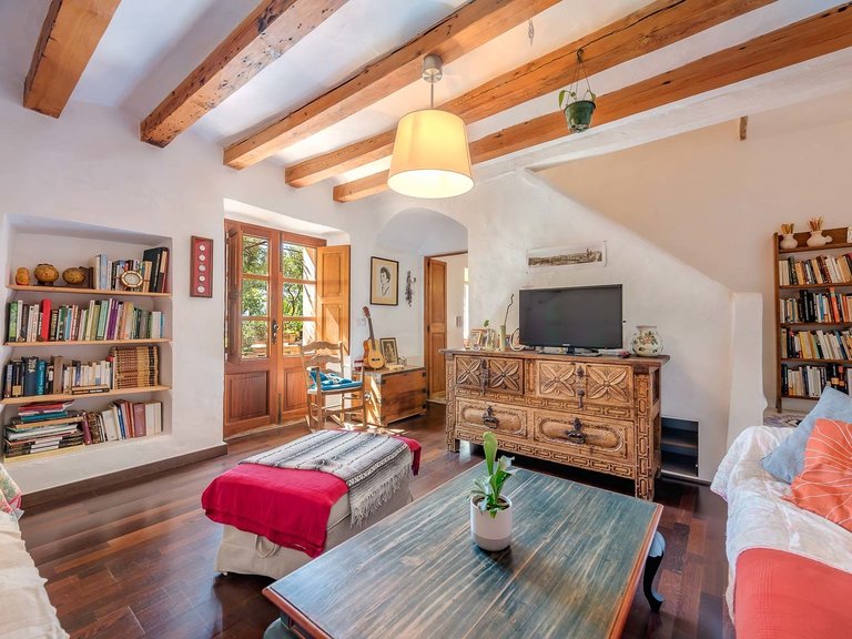 Villa for Sale in Galilea, Balearic Islands 8