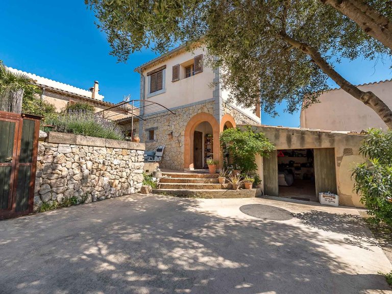Villa for Sale in Galilea, Balearic Islands 1