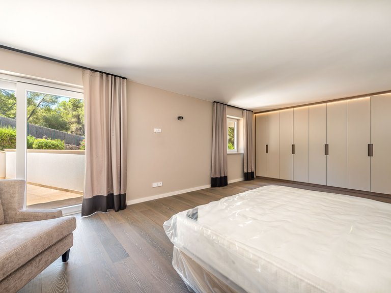 Villa for Sale in Calvià / Peguera, Balearic Islands 15