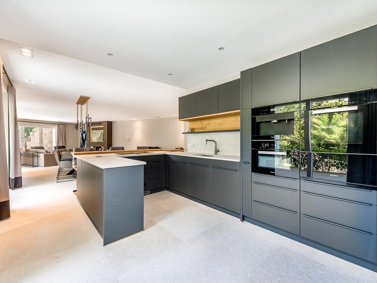 Villa for Sale in Calvià / Peguera, Balearic Islands 3