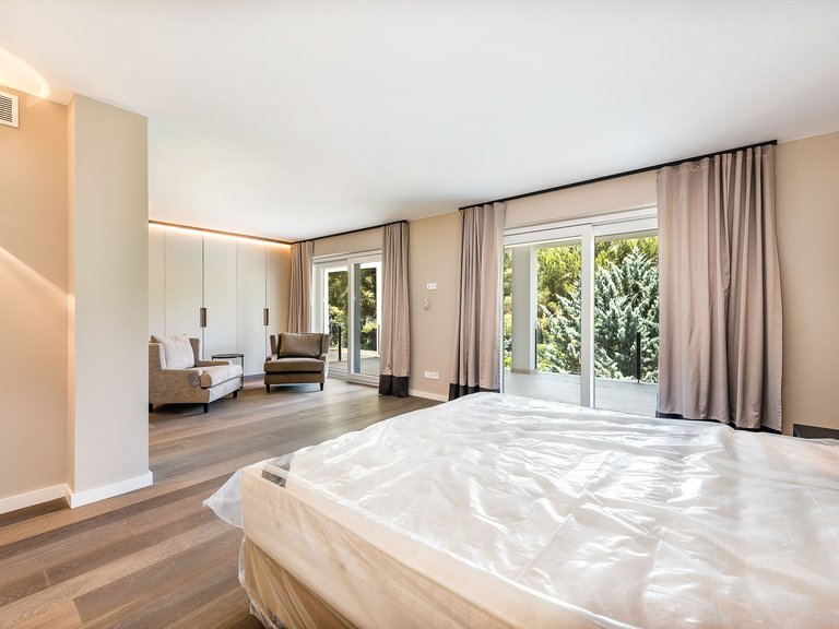 Villa for Sale in Calvià / Peguera, Balearic Islands 11