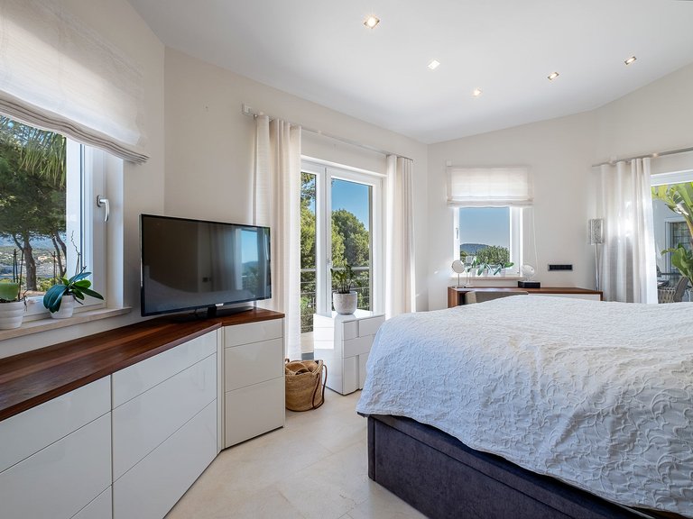 Villa for Sale in Calvià / Santa Ponça, Balearic Islands 10