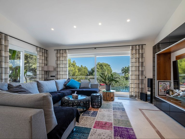 Villa for Sale in Calvià / Santa Ponça, Balearic Islands 8