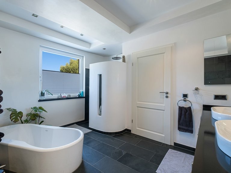 Villa for Sale in Calvià / Santa Ponça, Balearic Islands 11
