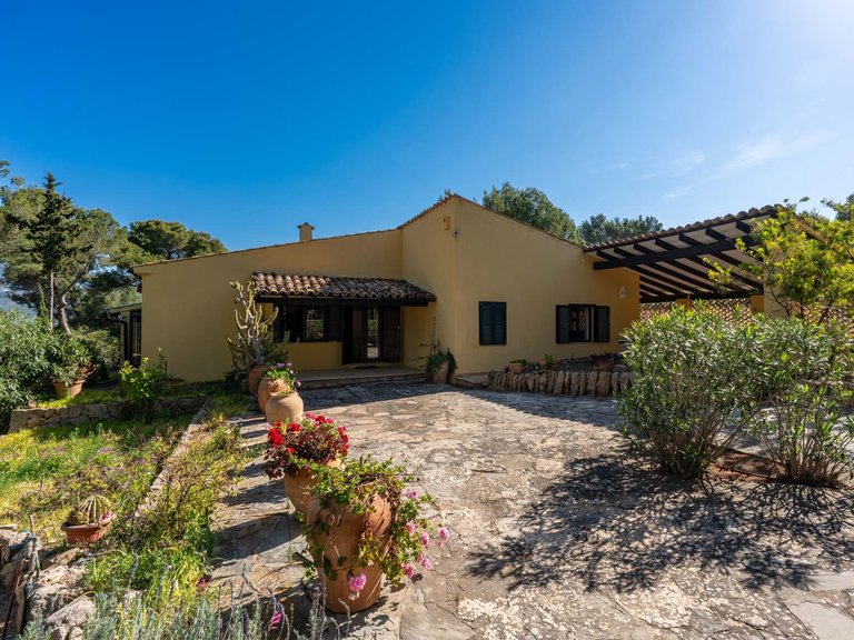 Villa for Sale in Port D'andratx, Balearic Islands 1