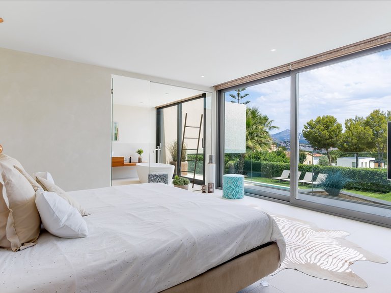Villa for Sale in Calvià / Santa Ponça, Balearic Islands 11