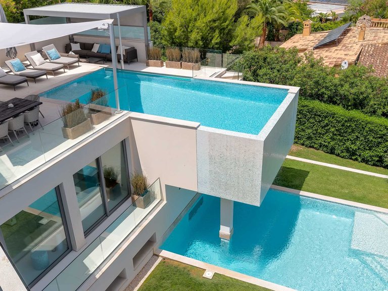 Villa for Sale in Calvià / Santa Ponça, Balearic Islands 1