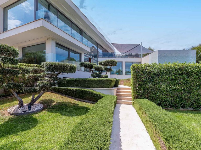 Villa for Sale in Calvià / Santa Ponça, Balearic Islands 3