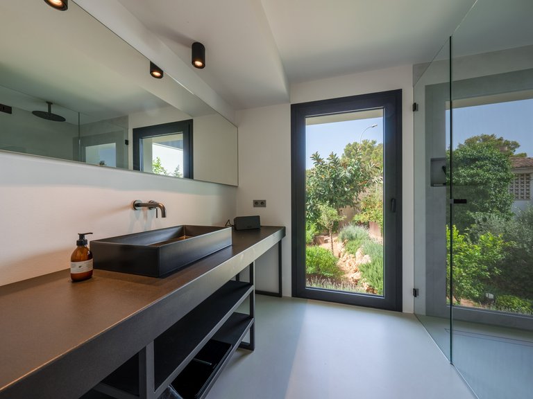Villa for Sale in Costa D'en Blanes / Costa D'en Blanes, Balearic Islands 9