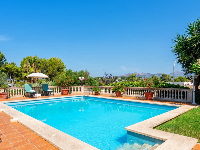 Villa for Sale in Santa Ponsa, Balearic Islands 2