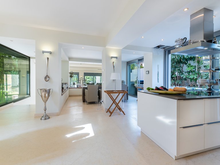 Villa for Sale in Costa D'en Blanes / Costa D'en Blanes, Balearic Islands 11