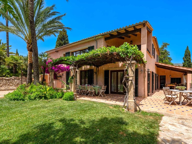 Country House for Sale in S´arraco, Balearic Islands 1