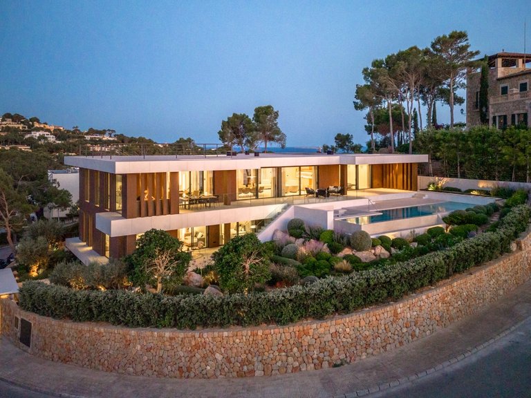 Villa for Sale in Santa Ponsa, Balearic Islands 1