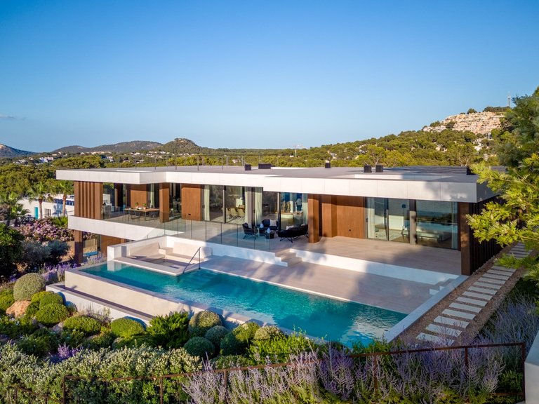 Villa for Sale in Santa Ponsa, Balearic Islands 4