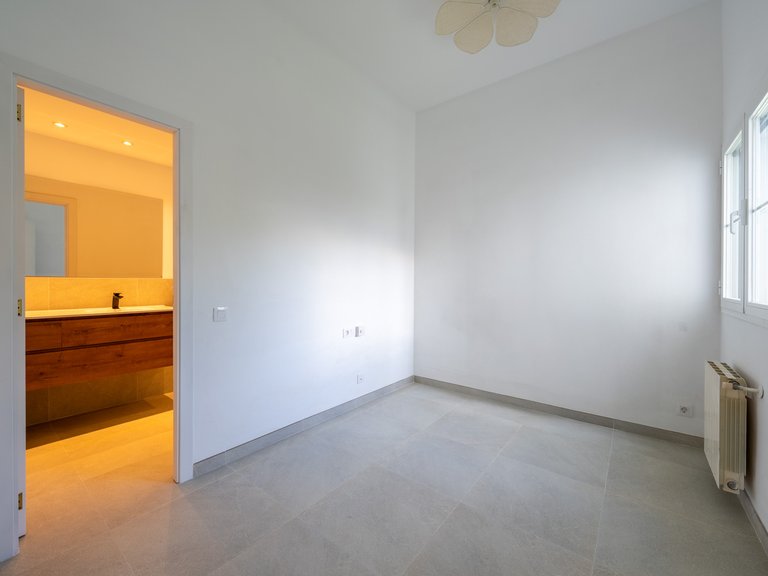 Villa for Sale in Santa Ponsa, Balearic Islands 11