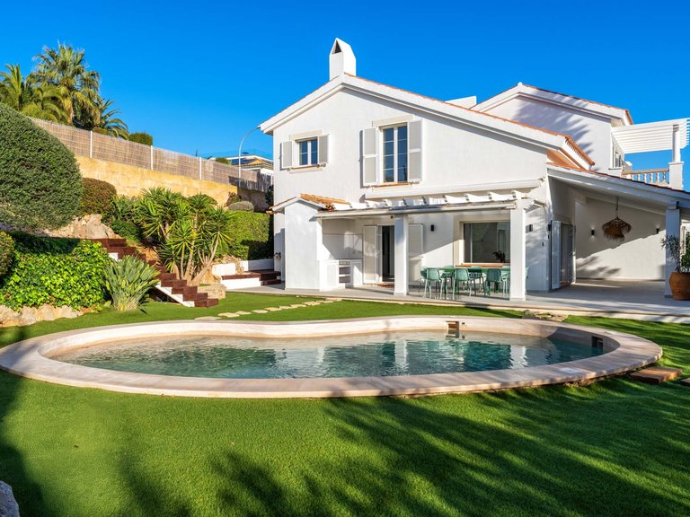 Villa for Sale in Santa Ponsa, Balearic Islands 1