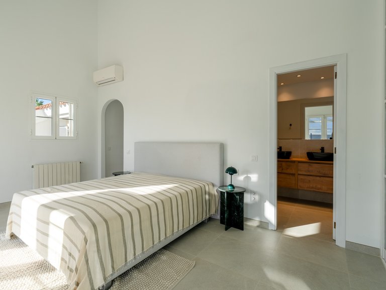 Villa for Sale in Santa Ponsa, Balearic Islands 8