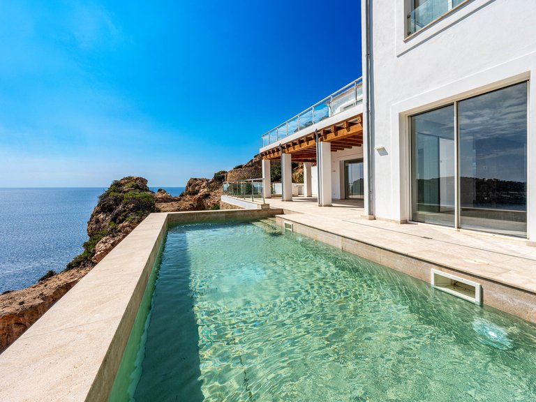 Villa for Sale in Port D'andratx, Balearic Islands 1
