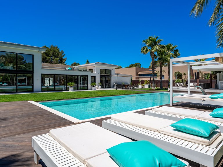 Villa for Sale in Santa Ponsa, Balearic Islands 3