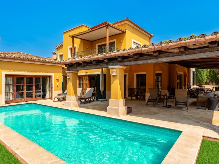 Villa for Sale in Santa Ponsa, Balearic Islands 1
