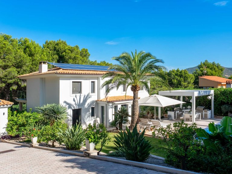 Villa for Sale in Costa De La Calma, Balearic Islands 1