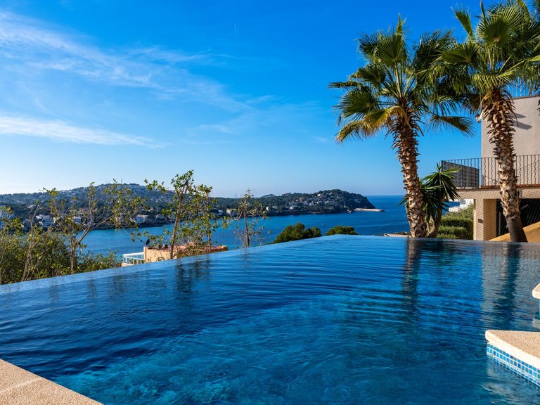 Villa for Sale in Santa Ponsa, Balearic Islands 3