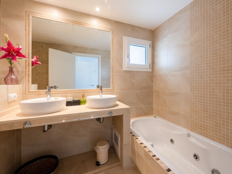 Villa for Sale in Santa Ponsa, Balearic Islands 14