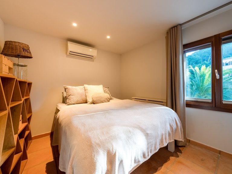 Villa for Sale in Santa Ponsa, Balearic Islands 16
