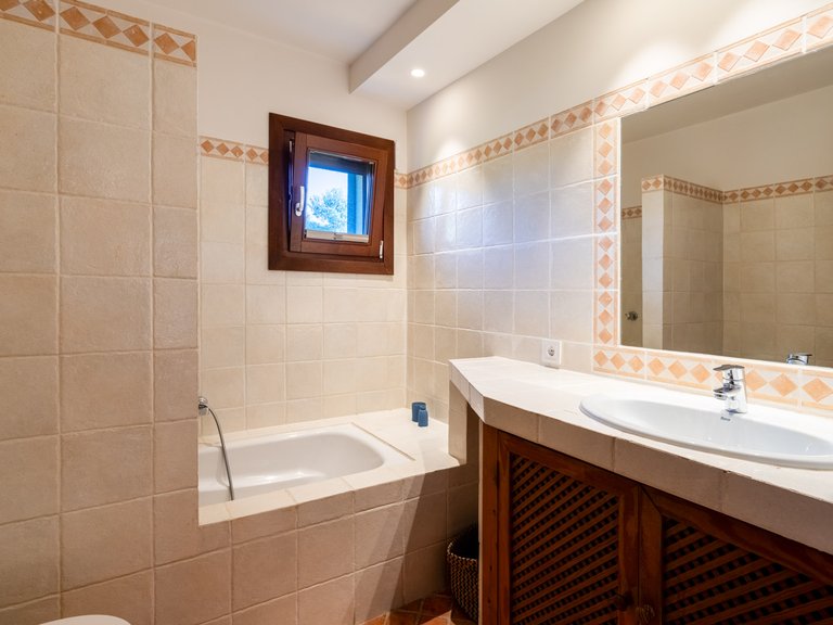 Villa for Sale in Santa Ponsa, Balearic Islands 17