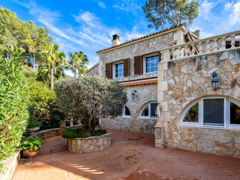 Villa for Sale in Santa Ponsa, Balearic Islands 23