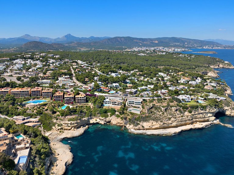Villa for Sale in Sol De Mallorca, Balearic Islands 32