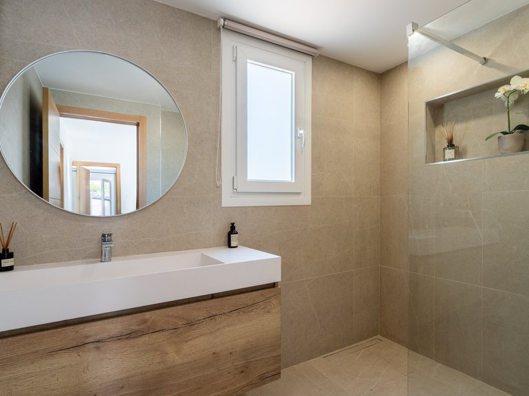 Villa for Sale in Santa Ponsa, Balearic Islands 18