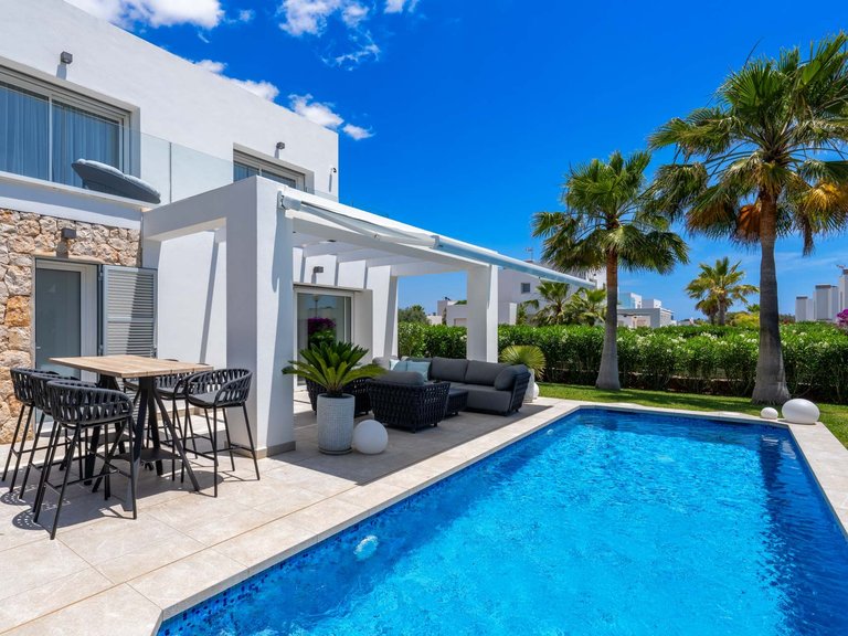 Villa for Sale in Sa Rápita, Balearic Islands 1