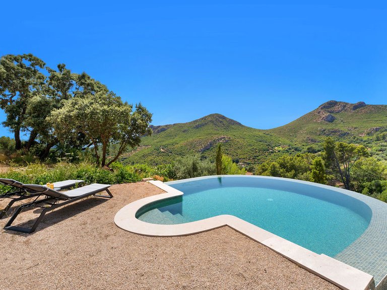 Country House for Sale in Andratx, Balearic Islands 2