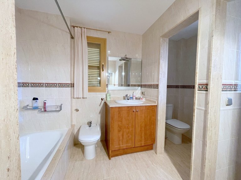 Villa for Sales in Santa Ponsa, Balearic Islands 37