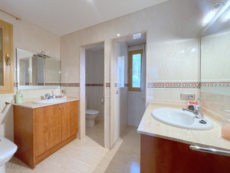 Villa for Sales in Santa Ponsa, Balearic Islands 36
