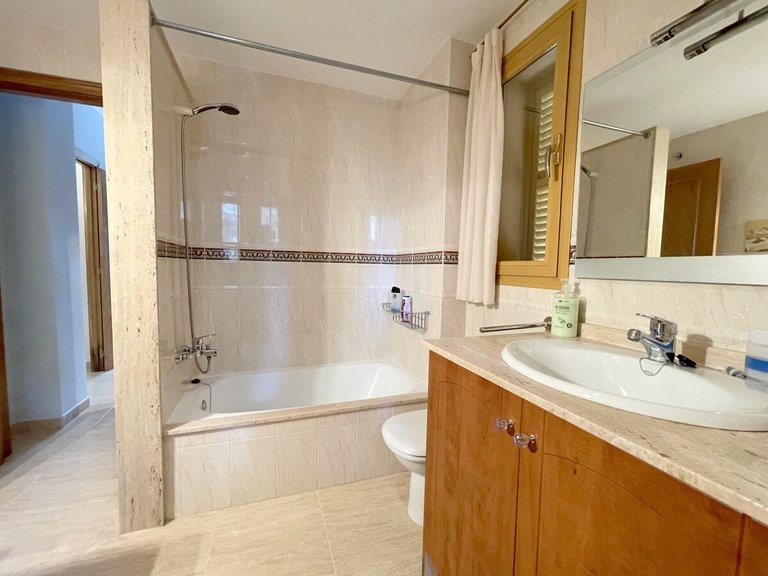 Villa for Sales in Santa Ponsa, Balearic Islands 38