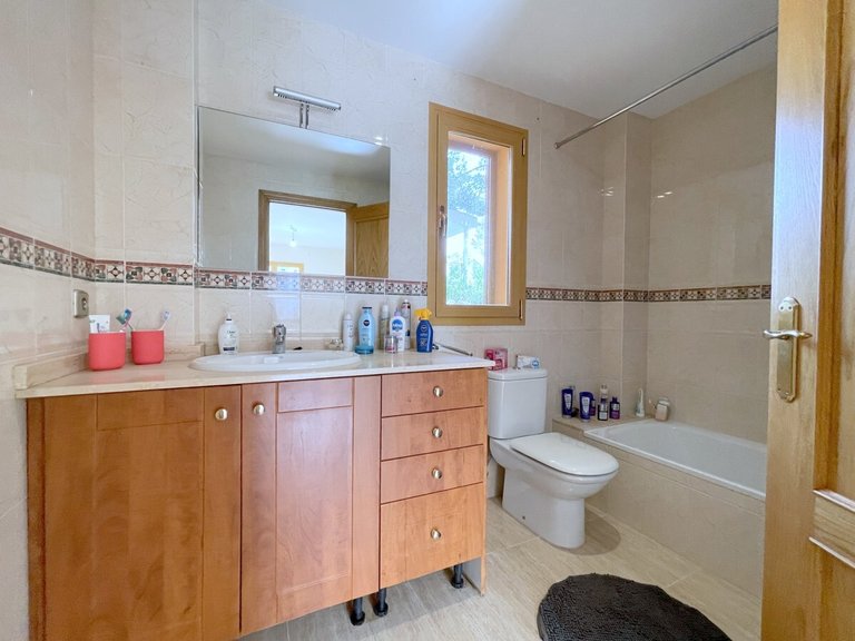 Villa for Sales in Santa Ponsa, Balearic Islands 47