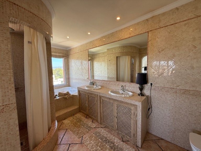 Villa for Sales in Santa Ponsa, Balearic Islands 23