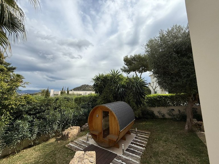 Villa for Sales in Santa Ponsa, Balearic Islands 16