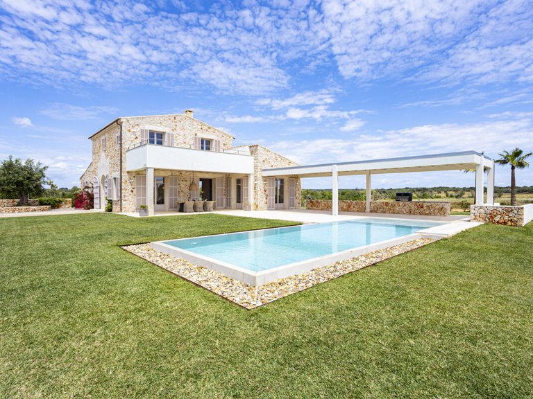 Country House for Sales in Ses Salines, Balearic Islands 1