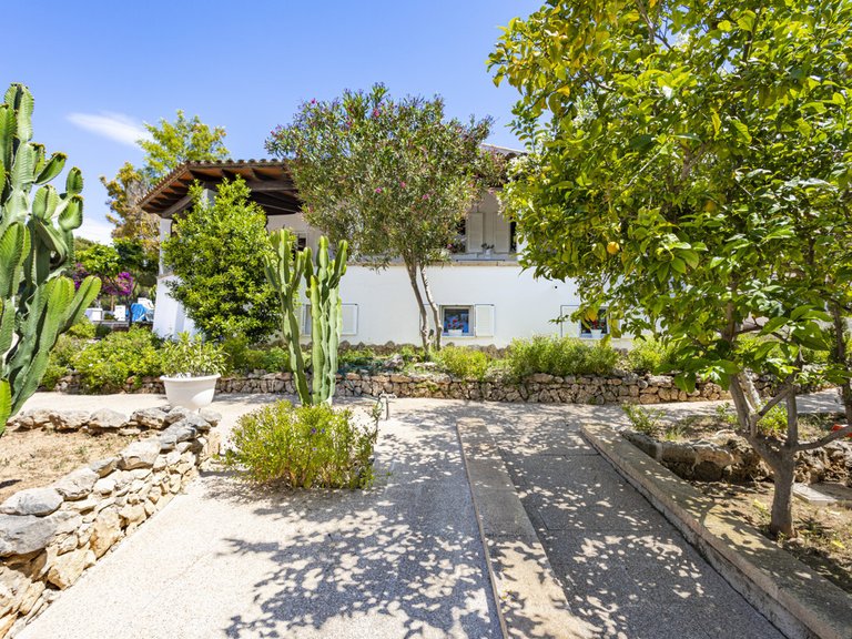 Villa for Sales in Torrenova, Balearic Islands 9