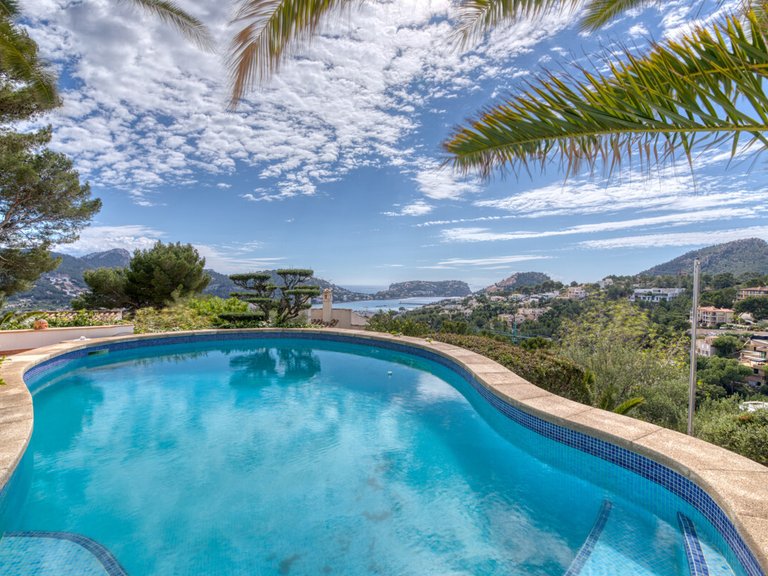Villa for Sales in Port D'andratx, Balearic Islands 1