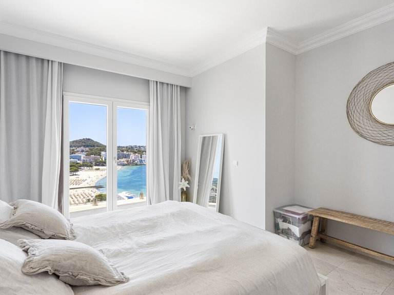 Villa for Sales in Santa Ponsa, Balearic Islands 16