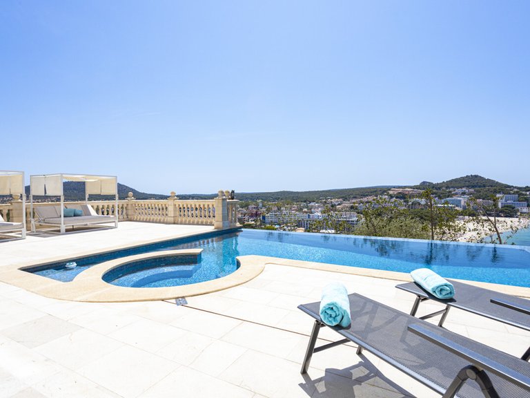 Villa for Sales in Santa Ponsa, Balearic Islands 30