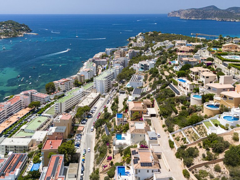 Villa for Sales in Santa Ponsa, Balearic Islands 45